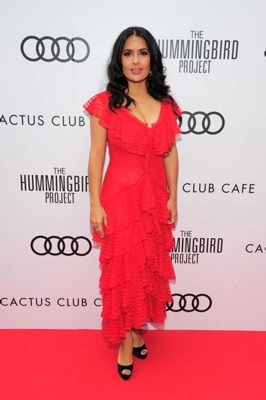 Salma Hayek Body Measurements Bra Size Height Weight Shoe。